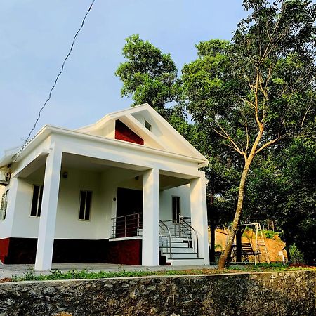 Rockdale Resort Nilambūr Extérieur photo