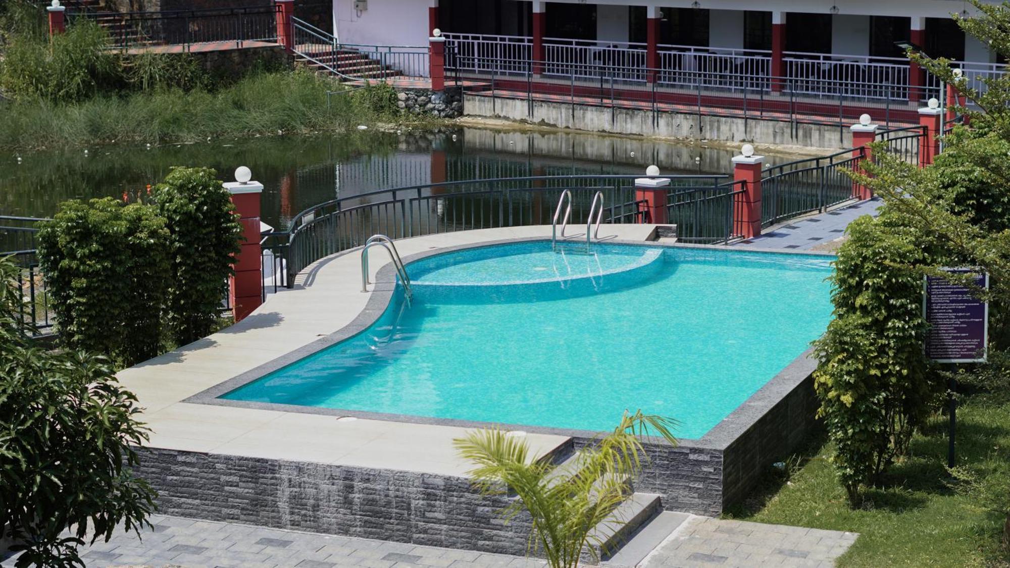 Rockdale Resort Nilambūr Extérieur photo