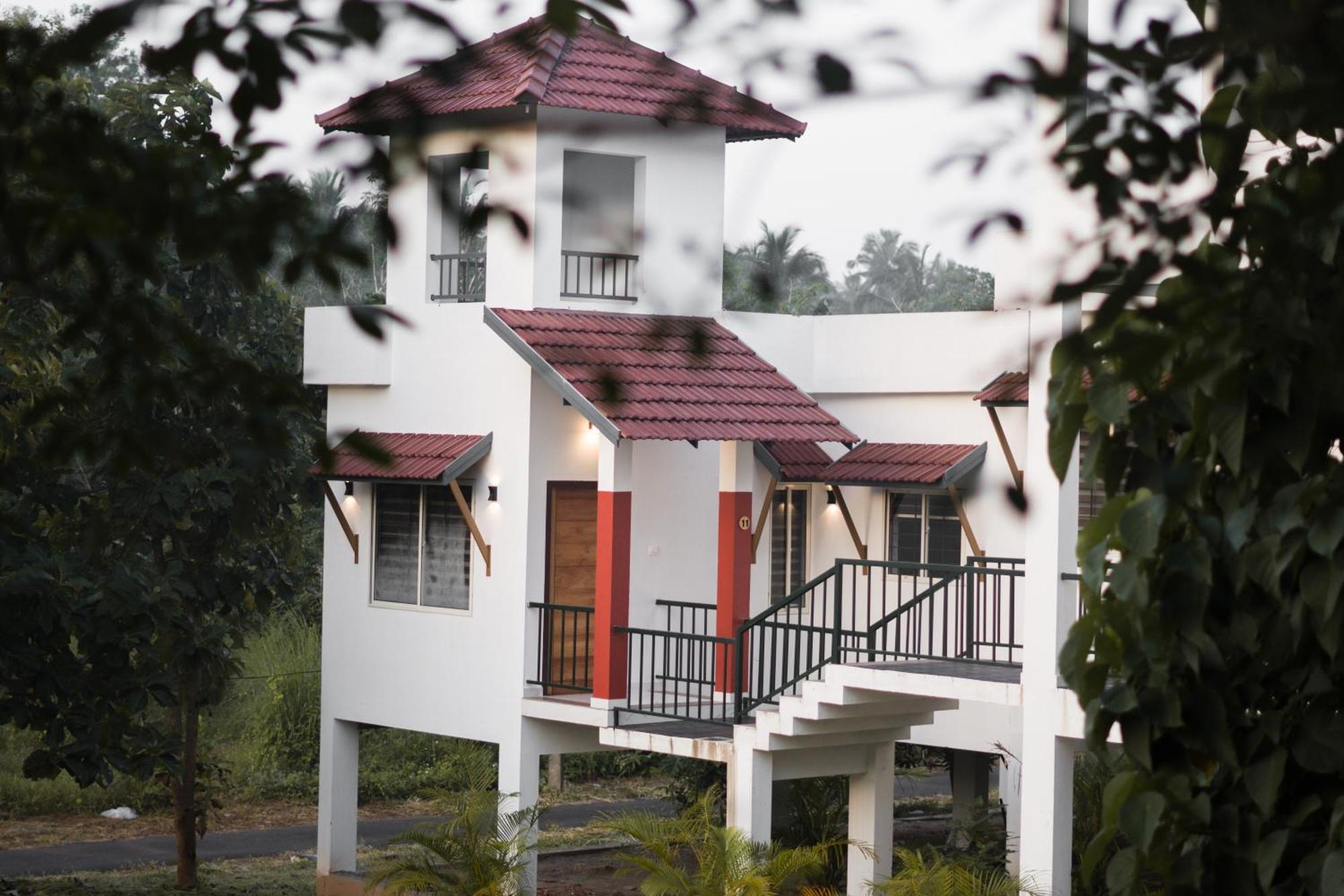 Rockdale Resort Nilambūr Extérieur photo